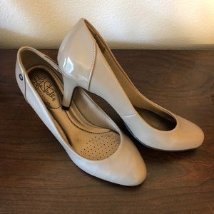 Life Stride Lively Stone Slip on Heeled Pump EUC